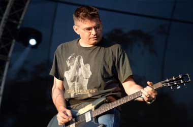 Music Veteran Steve Albini Wins WSOP Bracelet